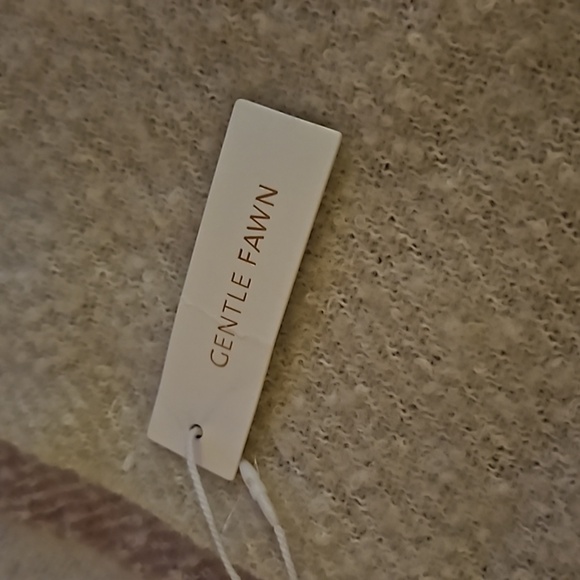 GENTLE FAWN Dusty Pink Color Block Fringe Winter Shawl Scarf - Picture 6 of 9